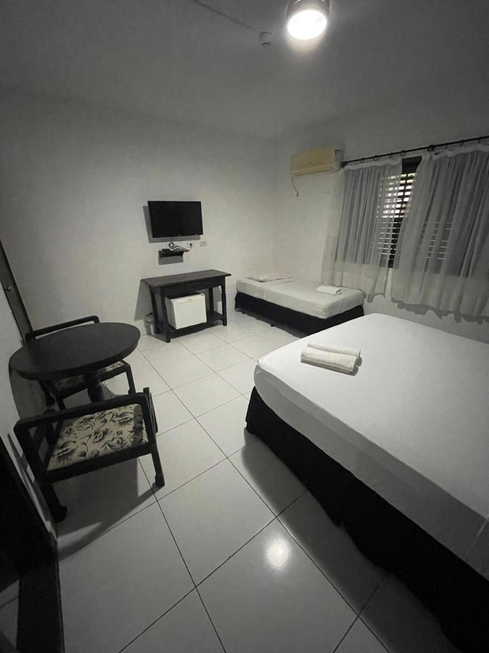 Cr Hotel Bueno - Antigo Hotel Serras De Goyaz Goiânia Exteriör bild A room at the hotel