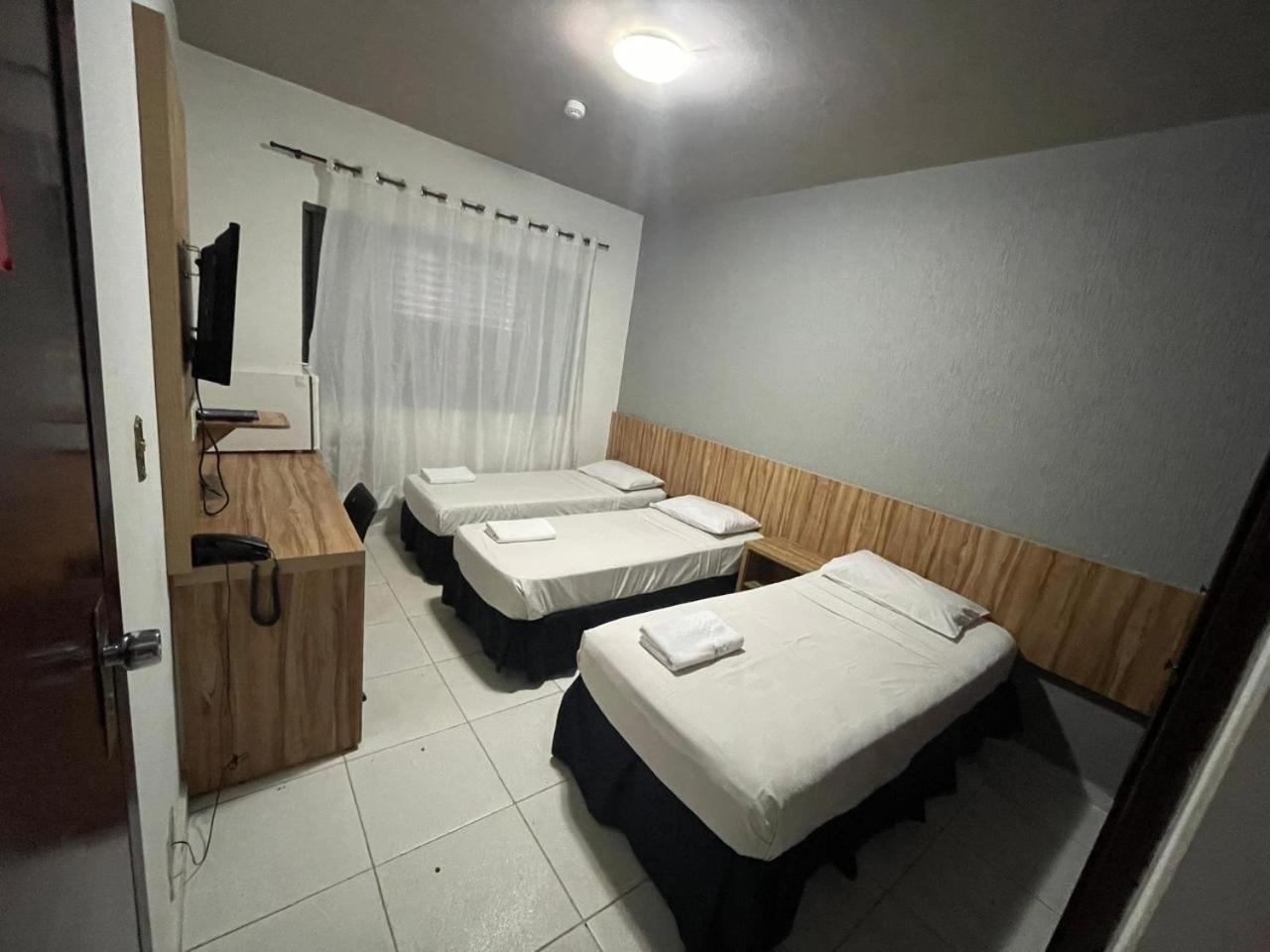 Cr Hotel Bueno - Antigo Hotel Serras De Goyaz Goiânia Exteriör bild A room at a motel in Brazil