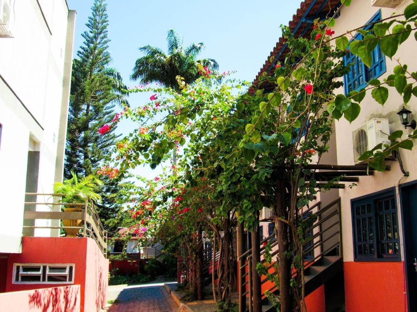 Cr Hotel Bueno - Antigo Hotel Serras De Goyaz Goiânia Exteriör bild A street in the historic center of Florianópolis