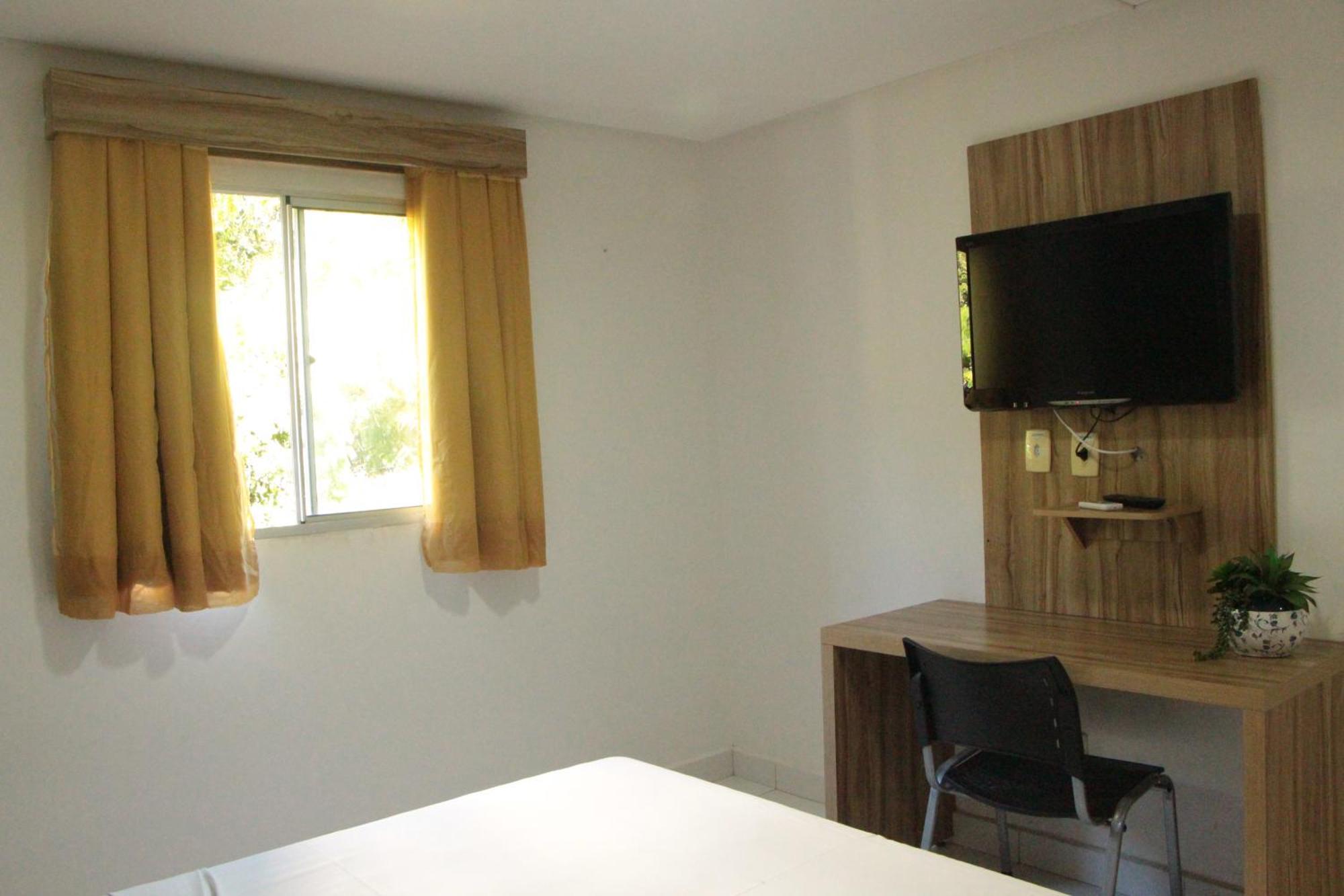 Cr Hotel Bueno - Antigo Hotel Serras De Goyaz Goiânia Exteriör bild A room at the hotel